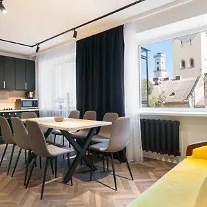 leogrand-apartment-on-svobody-avenue.hotelslviv.net/