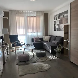 design-s-apartment-4you.inbudapesthotels.com/
