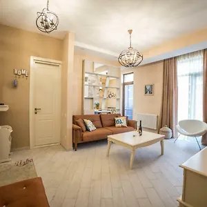 apartment-krcanisi.alltbilisihotels.com/